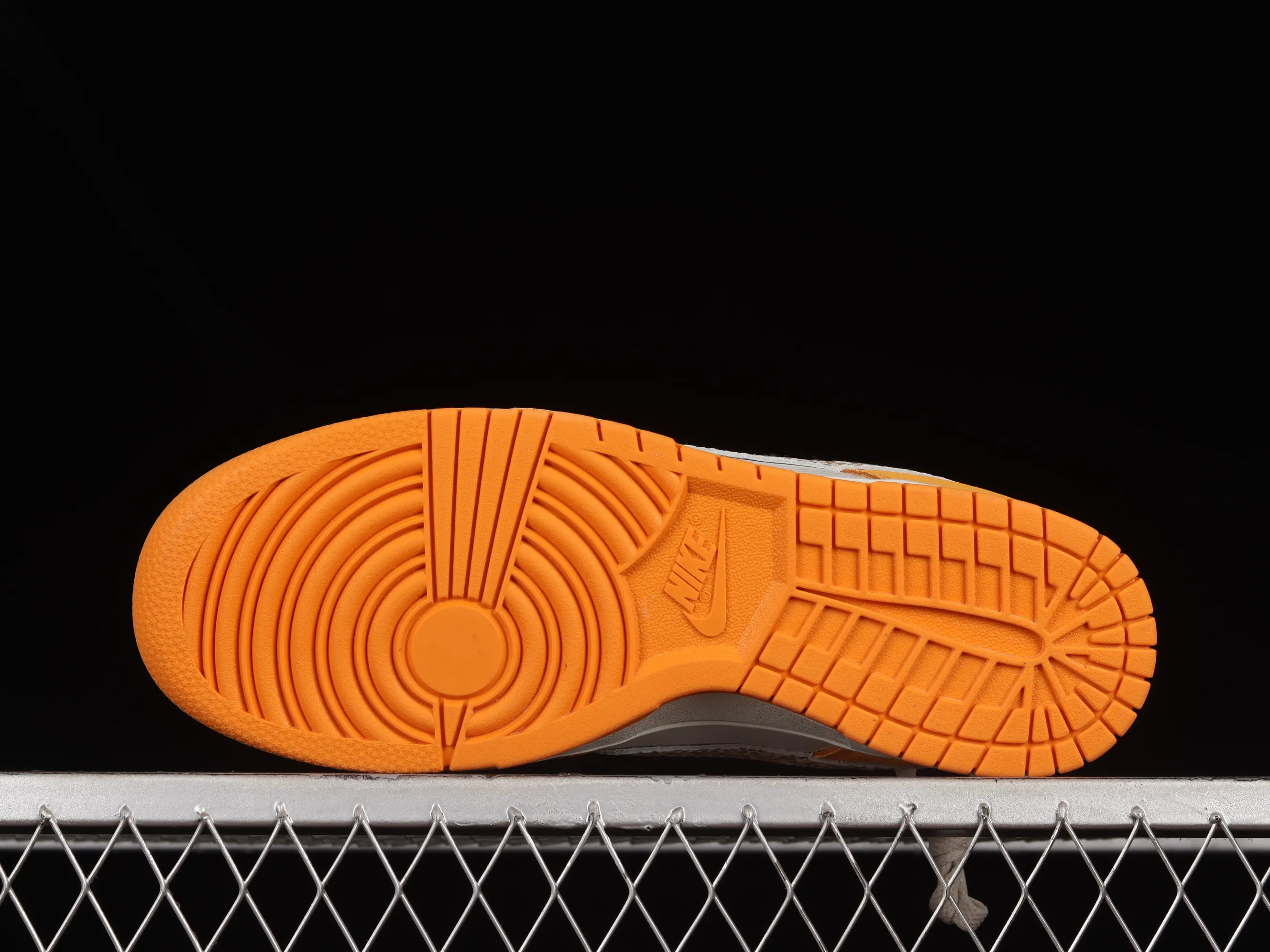 All categories Nk SB Dunk Series Nk SB Dunk Low low-top sneakers F version Nk Dunk Low "Safari Swoosh" off-white orange SB low-top sports and leisure sneakers DR0156-800
